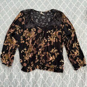 Buckle Gimmicks Black Floral Blouse